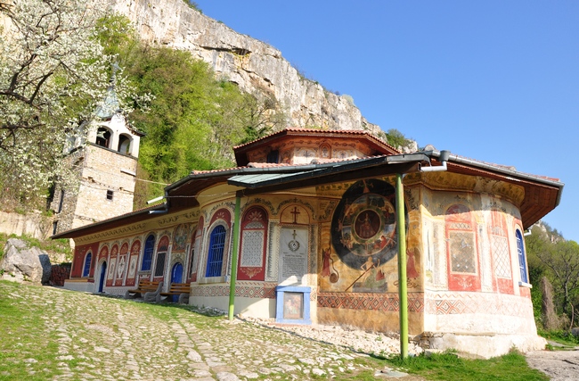 Поклоннически туризъм в манастирите край Велико Търново