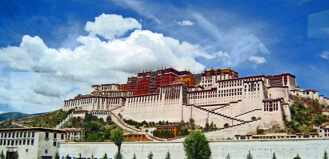 Дворецът Потала или да се потопиш в духовността на Тибет