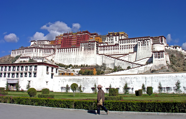 Дворецът Потала или да се потопиш в духовността на Тибет