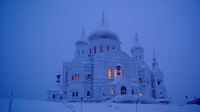 Руският манастир на върха на Белите планини