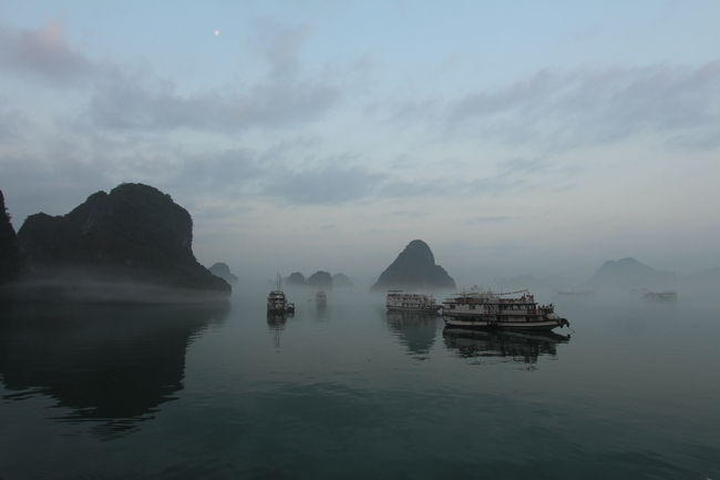 До залива Ха Лонг във Виетнам (фотопис)