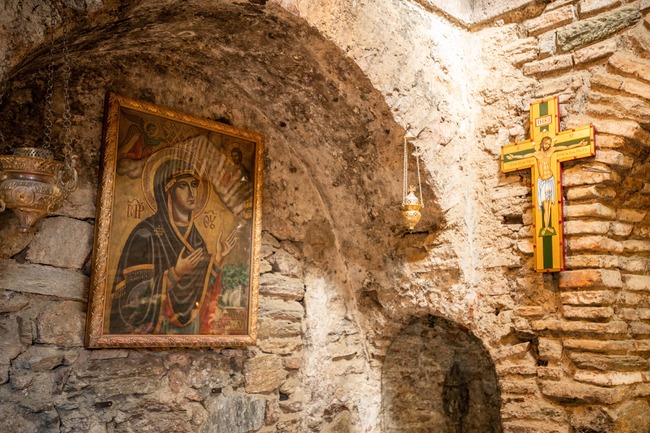 Посещение на къщата на Дева Мария - част от религиозните маршрути на Турция