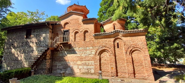 Кои български обекти и обичаи са под егидата на ЮНЕСКО?