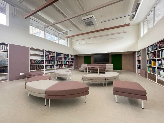 Библиотеката на УНСС е изцяло обновена