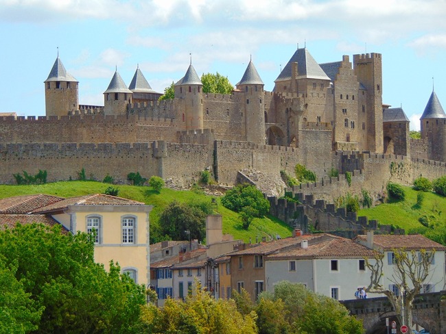 Топ 5 на красивите стари градове и села във Франция