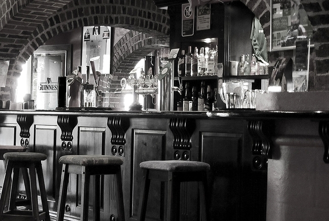 Какво е BYOB: Донеси си свое питие в заведение Какво е BYOB: Донеси си свое питие в заведение
