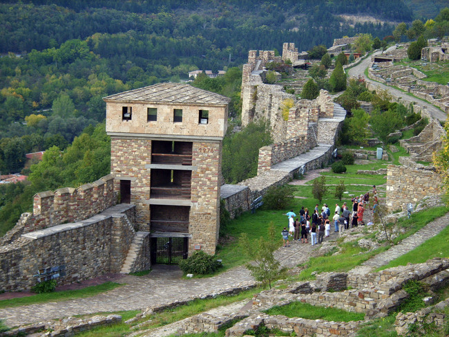 Загадъчната красота на старинните градове в България