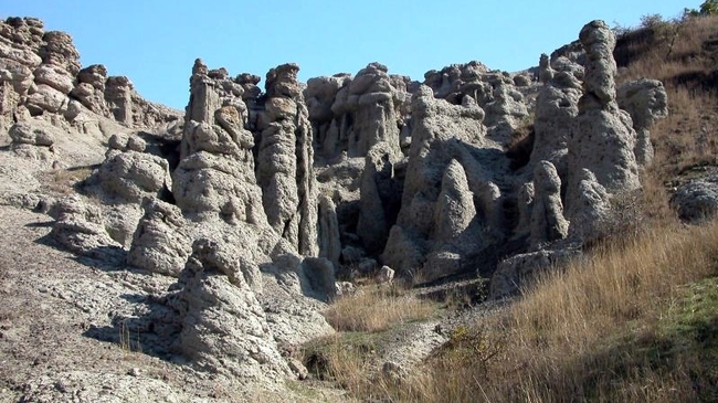 Каменните кукли в Македония – легенда за Веселата сватба