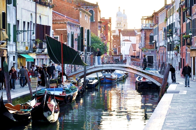 Венеция – мостът на юмруците