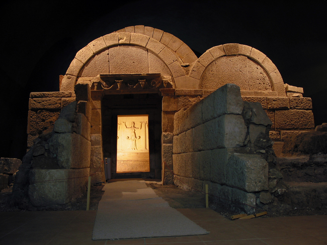 Свещарската гробница – разходка сред живота в древността