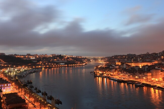 Порто - градът на виното, мостовете и трамваите