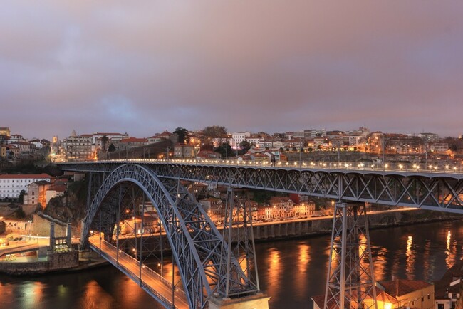 Порто - градът на виното, мостовете и трамваите