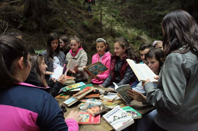Ученици създадоха първата Горска библиотека в Родопите