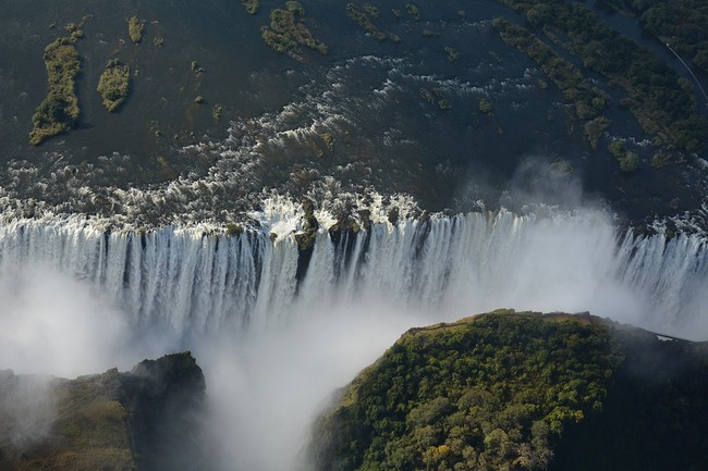Величието на водопада Виктория