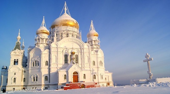 Руският манастир на върха на Белите планини