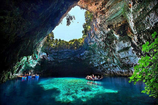 Гръцката пещера на нимфите