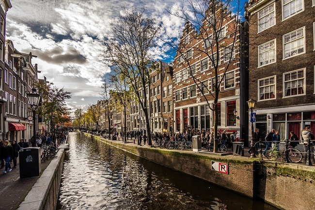 Амстердам с мерки срещу туристическия наплив