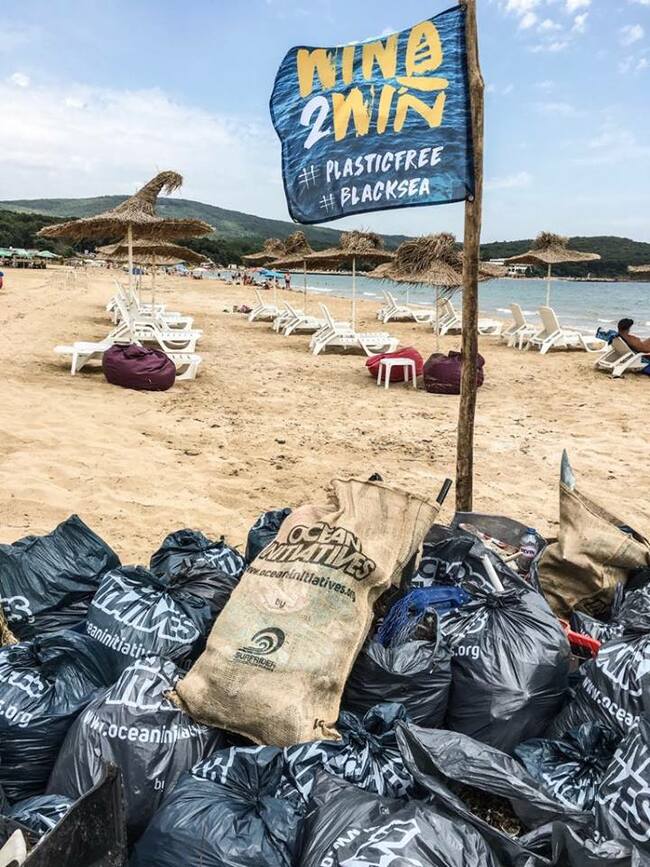 Организирано почистване на плаж „Ветеран“, Варна