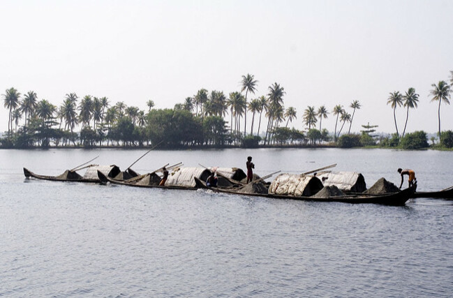 Разгледайте най-дългото езеро в Индия с местните