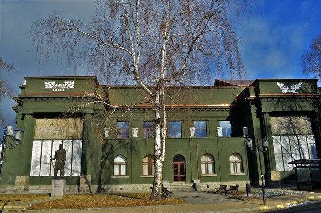 Самоков – град на самокóви, зографи и скиори Самоков – град на самокóви, зографи и скиори