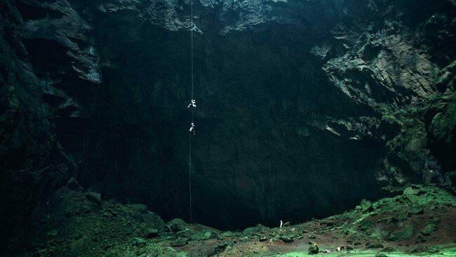 Коя е най-дълбоката пещера в света?