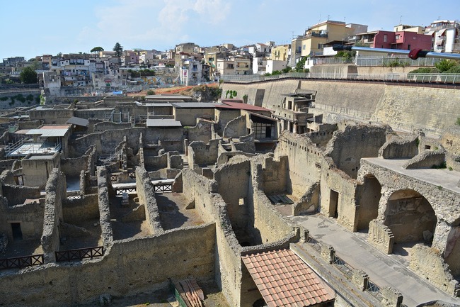 Вторият град след Помпей, унищожен от Везувий