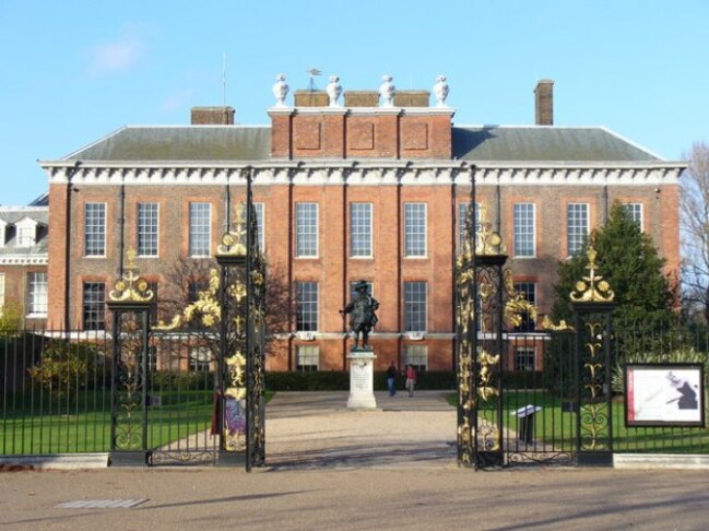 Принц Уилям и Кейт Мидълтън очакват новите си съседи в двореца Кенсингтън
