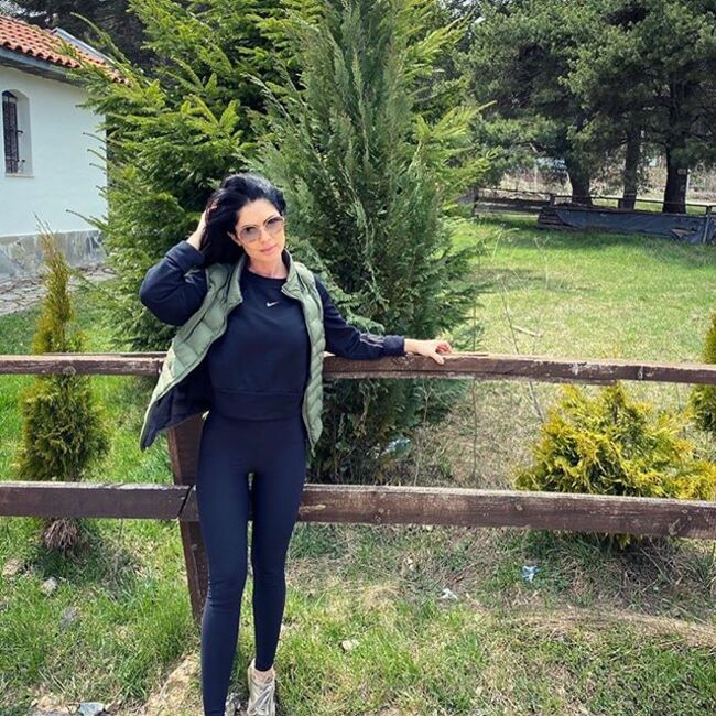 Юлия Порязова: "Да не харчат пари за вещи, а за пътувания!" Юлия Порязова: "Да не харчат пари за вещи, а за пътувания!"