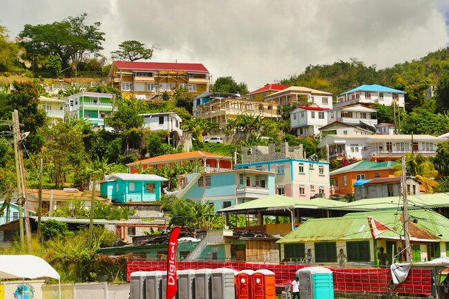 Скритият скъпоценен камък на Карибите: Топ 10 причини да посетите Доминика