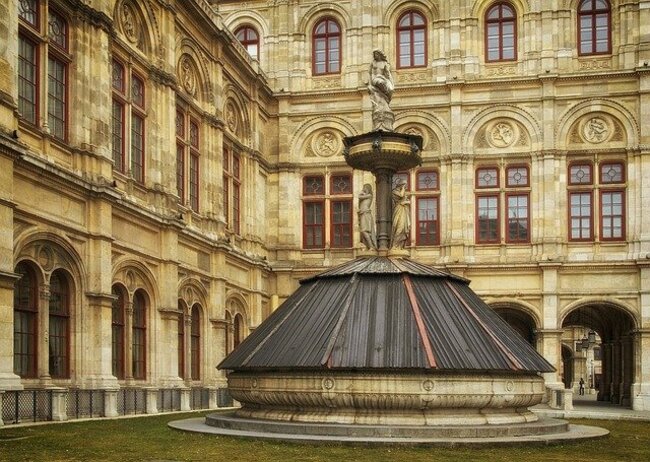 Виенската опера ще приема посетители като музей