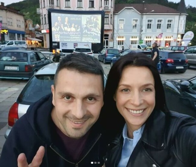 Яна Маринова - Може да направиш дъвка, но я направи такава, че след 200 години да говорят за нея! Яна Маринова - Може да направиш дъвка, но я направи такава, че след 200 години да говорят за нея!