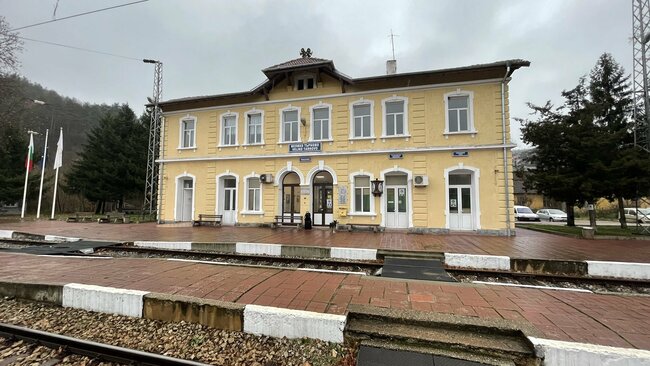 Пътуване по време на Пандемия: Анди от Великобритания за неговите железопътни приключения в България Пътуване по време на Пандемия: Анди от Великобритания за неговите железопътни приключения в България