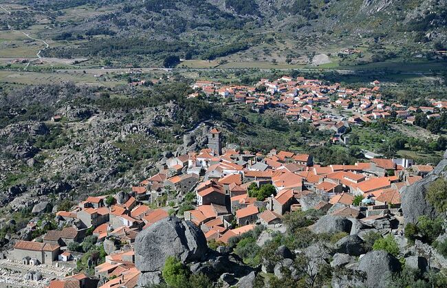 Скалното село на Португалия и скритото съкровище на всяко португалско пътуване
