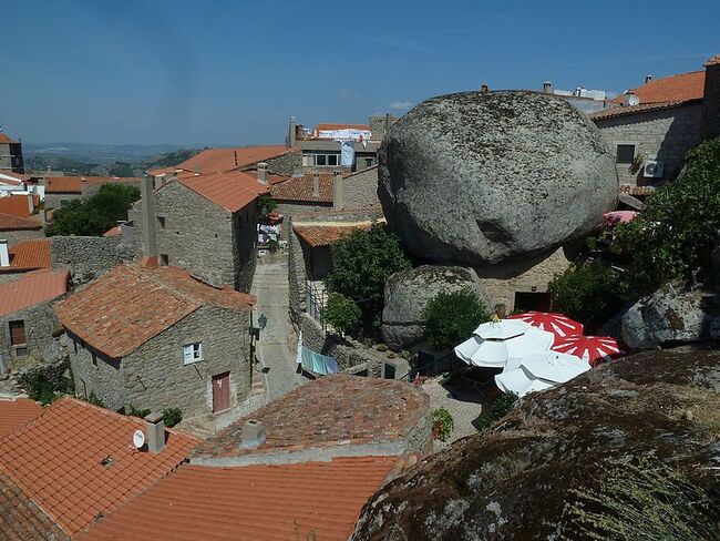 Скалното село на Португалия и скритото съкровище на всяко португалско пътуване