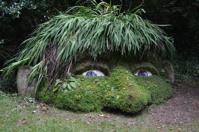 Спящата красавица на Корнуол: приказката за изгубените градини на Хелиган