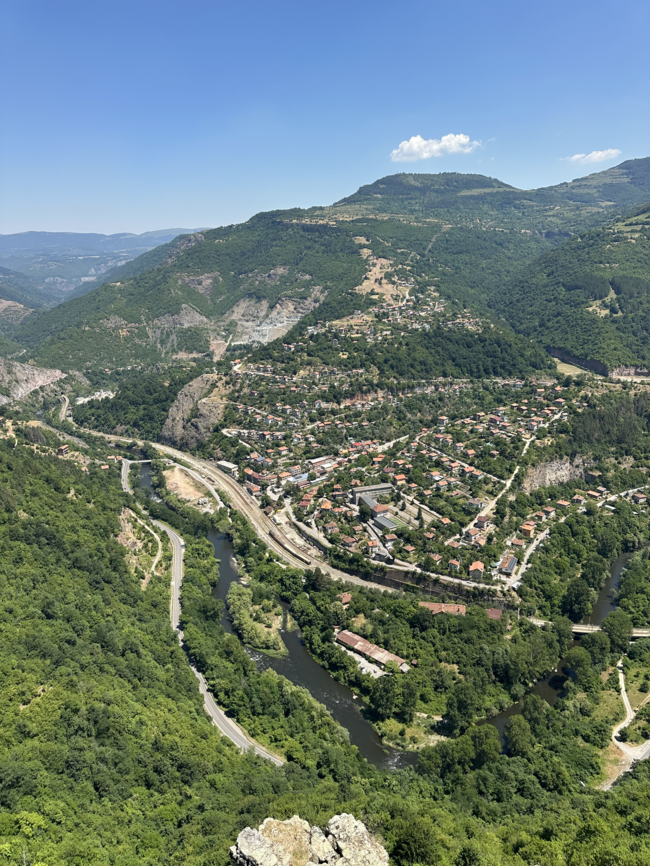 Четири уикенда, разказващи историята на България през обектива на OPPO Reno 13