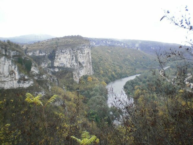 Какво не знаем за проходна пещера Капанът на времето