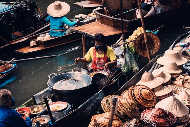Какво можете да си купите на нощния пазар в Банкок?