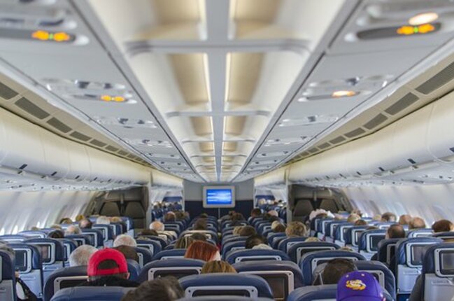 Къде е най-добре да седнете в самолета?