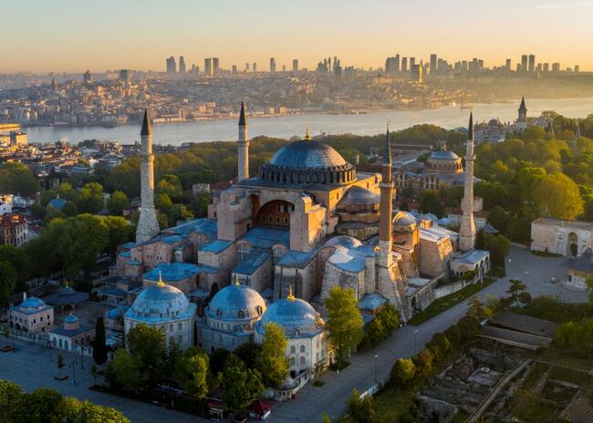Турция с нова онлайн платформа, предоставяща визи за дигитални номади