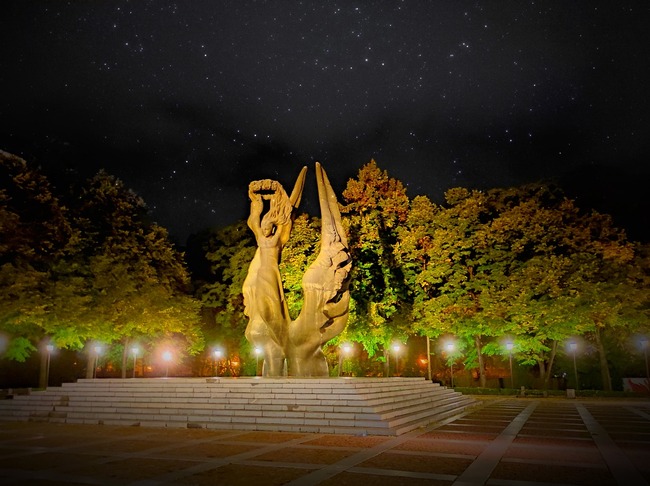 Пловдив през нощта: Най-добрите барове, клубове и събития